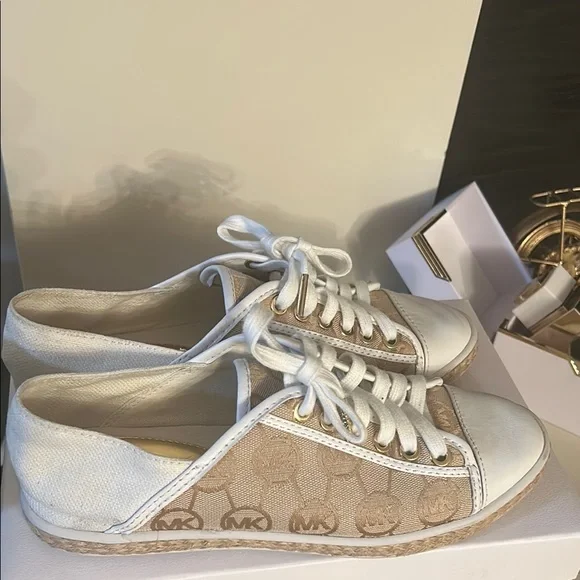 Michael Kors White and Tan Low-Top Sneakers - Picture 1 of 6